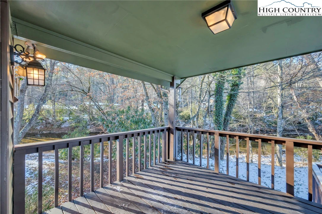 Image number 5 for the current listing