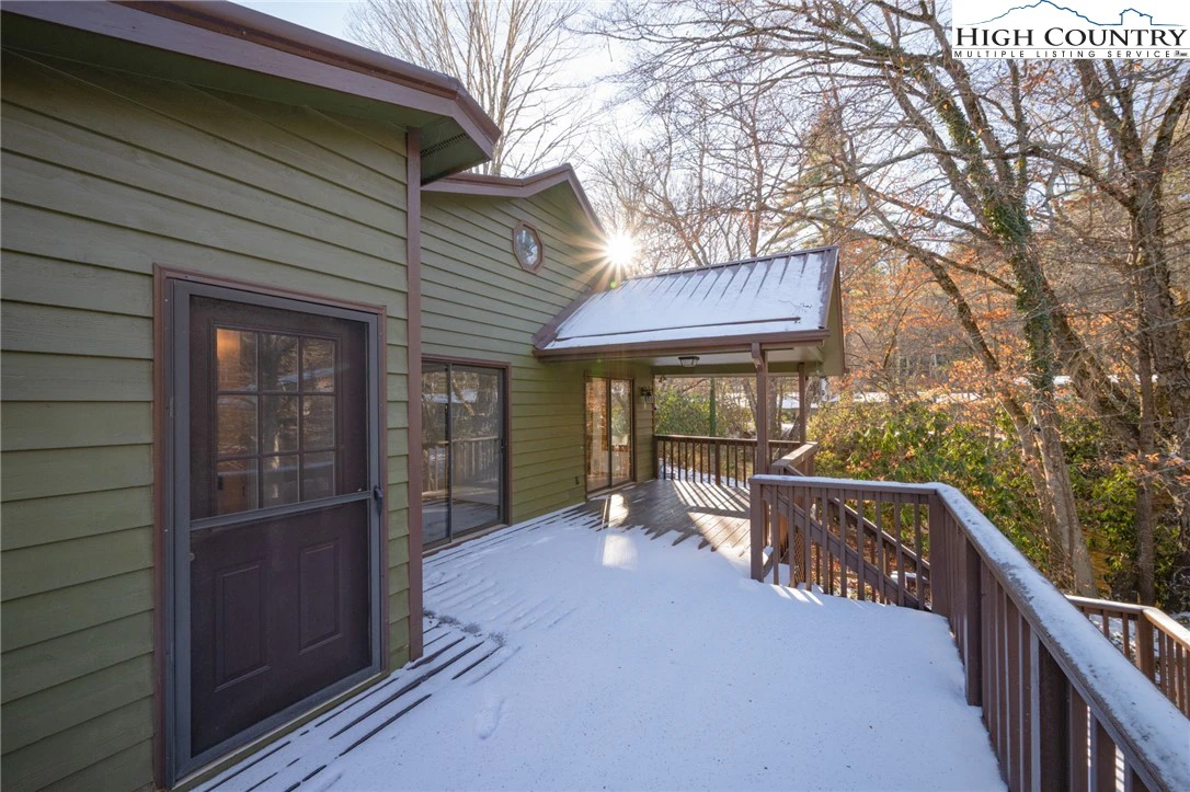 Image number 2 for the current listing