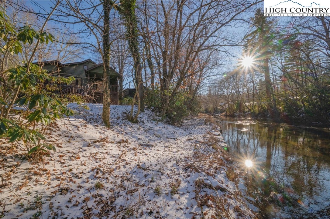 Image number 19 for the current listing