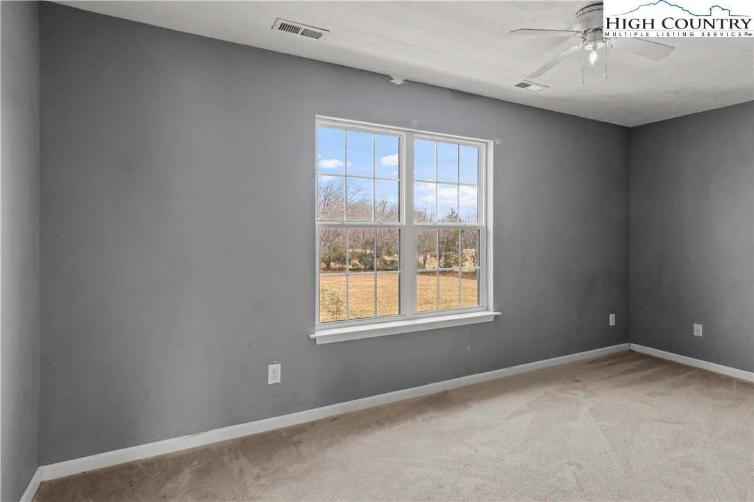 Image number 11 for the current listing