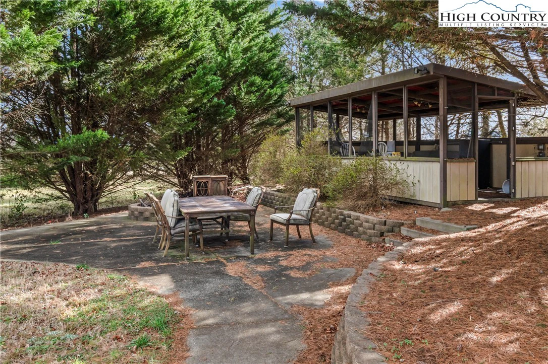 Image number 19 for the current listing