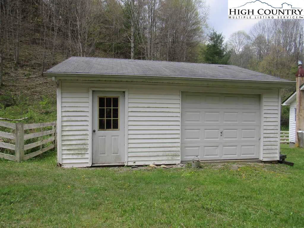 Image number 3 for the current listing