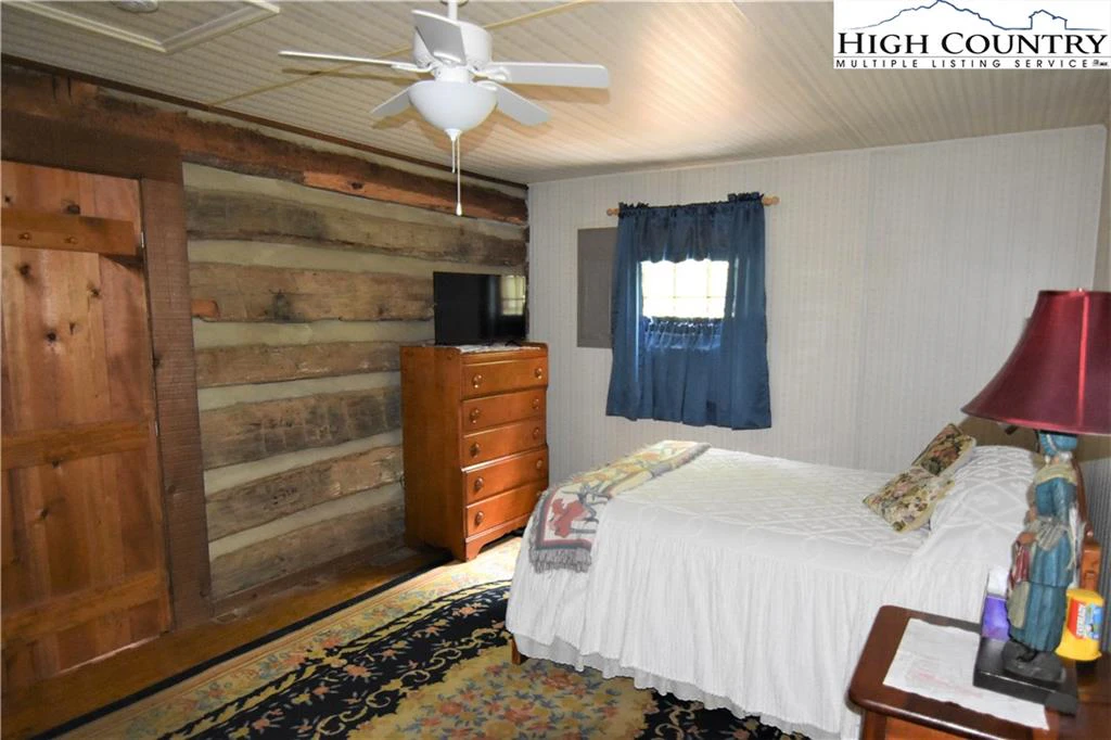 Image number 16 for the current listing
