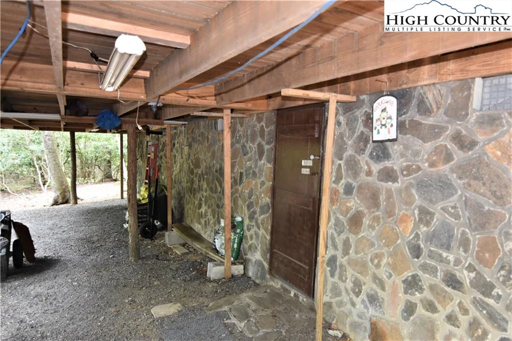 Image number 8 for the current listing