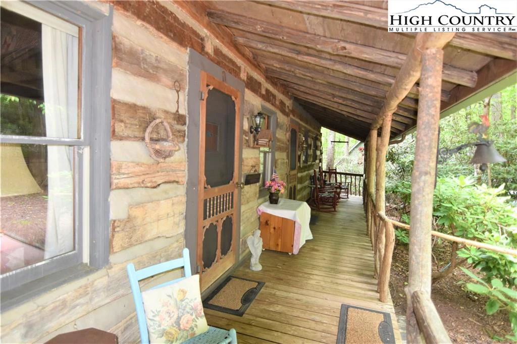 Image number 23 for the current listing