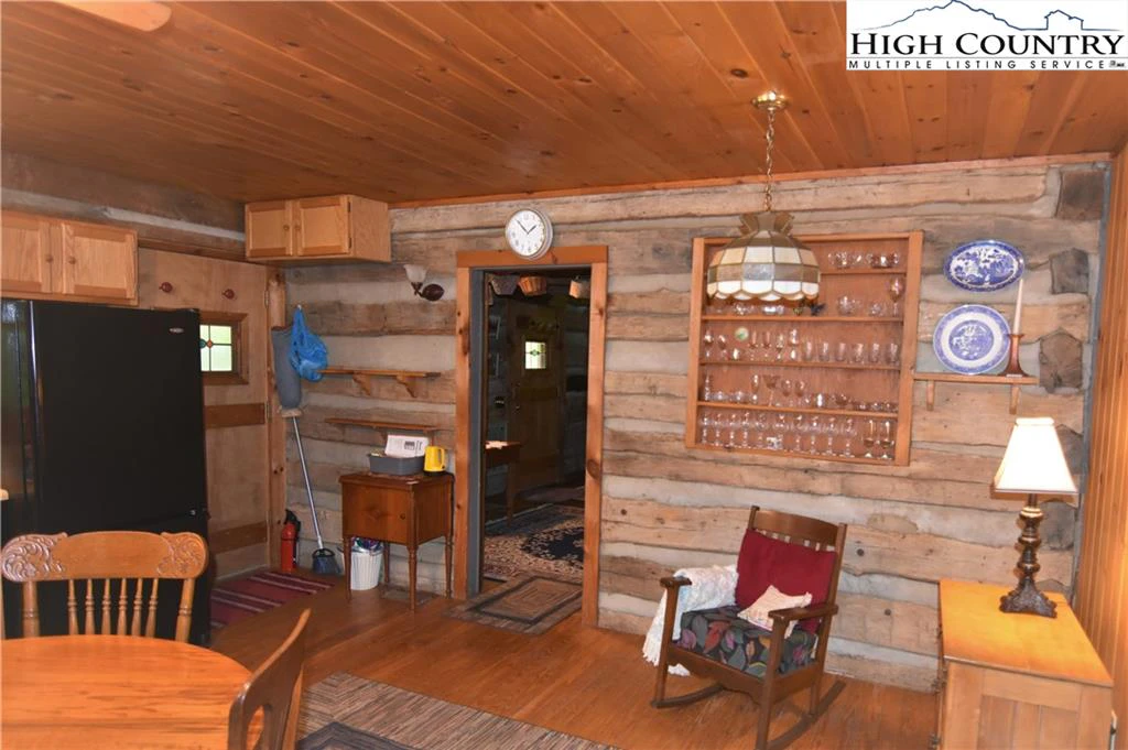 Image number 20 for the current listing