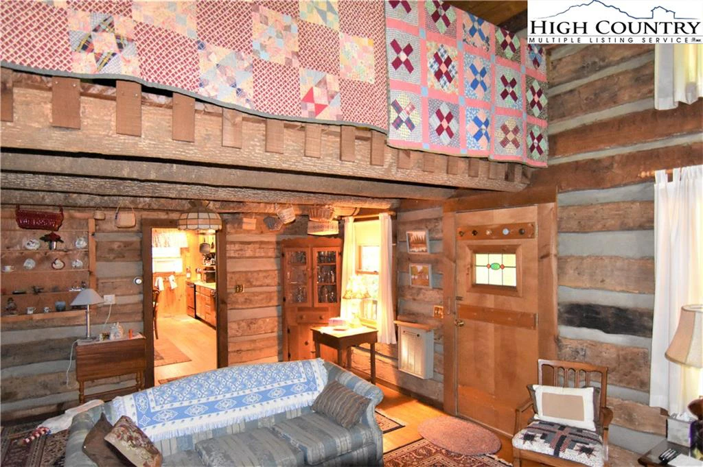 Image number 18 for the current listing