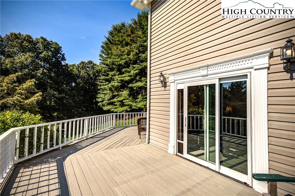 Image number 35 for the current listing