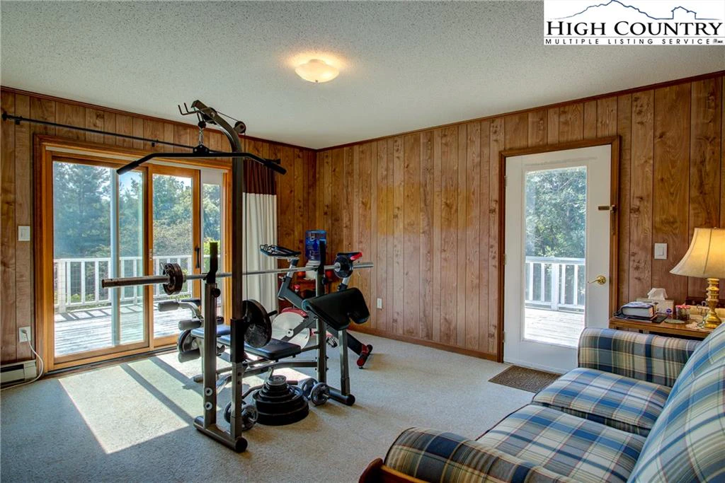 Image number 15 for the current listing