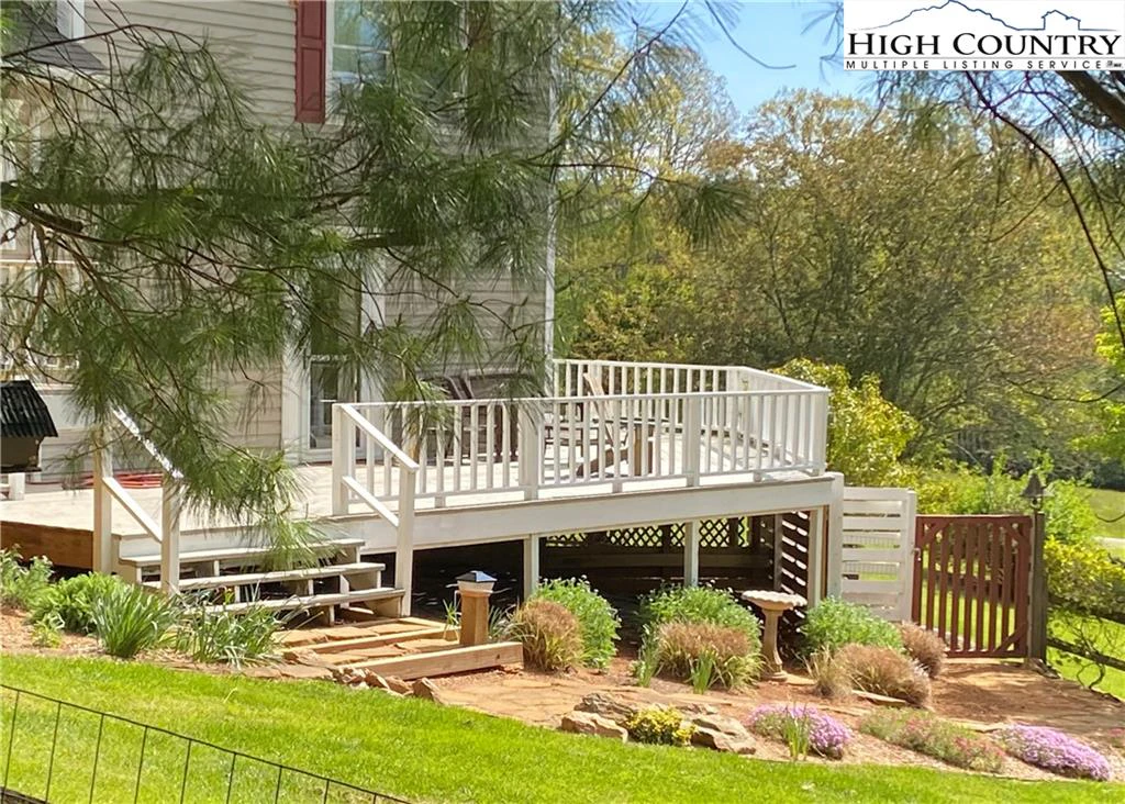 Image number 20 for the current listing