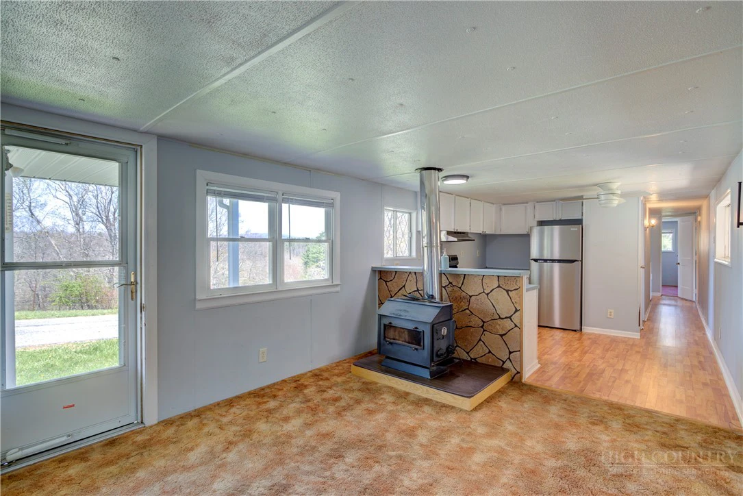 Image number 3 for the current listing