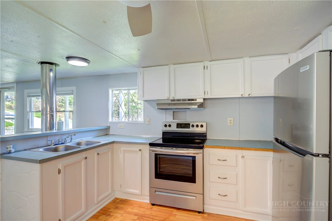 Image number 6 for the current listing