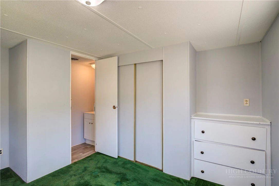 Image number 12 for the current listing
