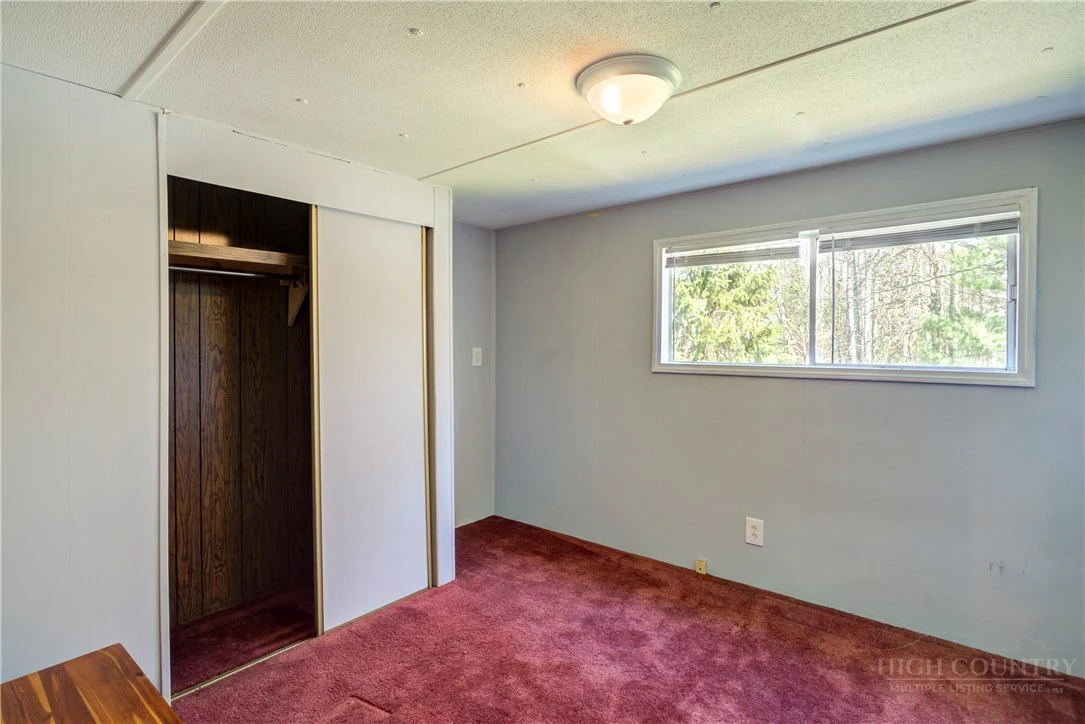 Image number 20 for the current listing