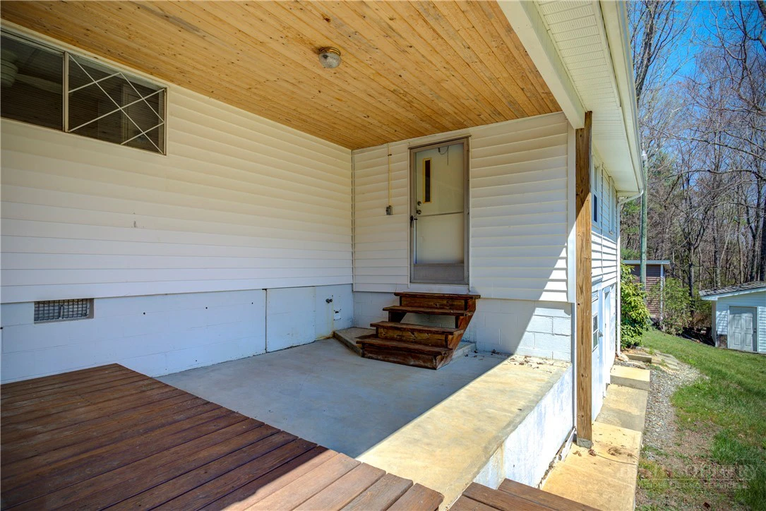 Image number 22 for the current listing