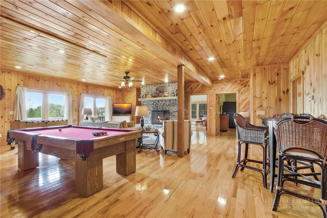 Image number 12 for the current listing