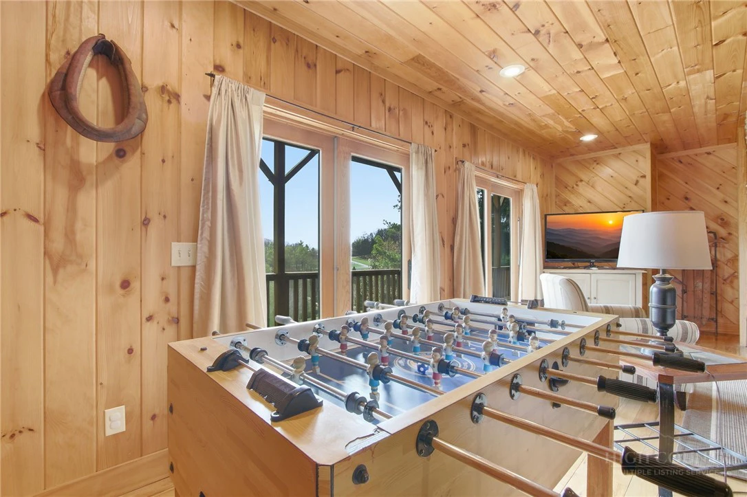 Image number 2 for the current listing