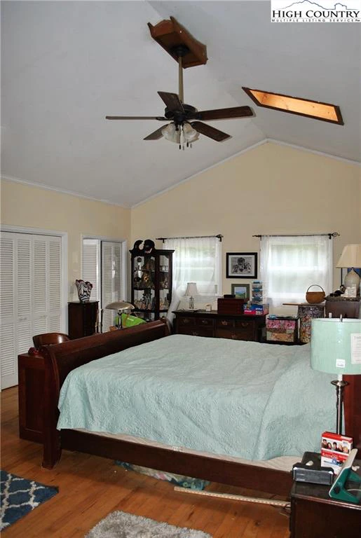 Image number 10 for the current listing