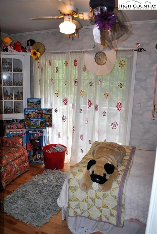 Image number 8 for the current listing