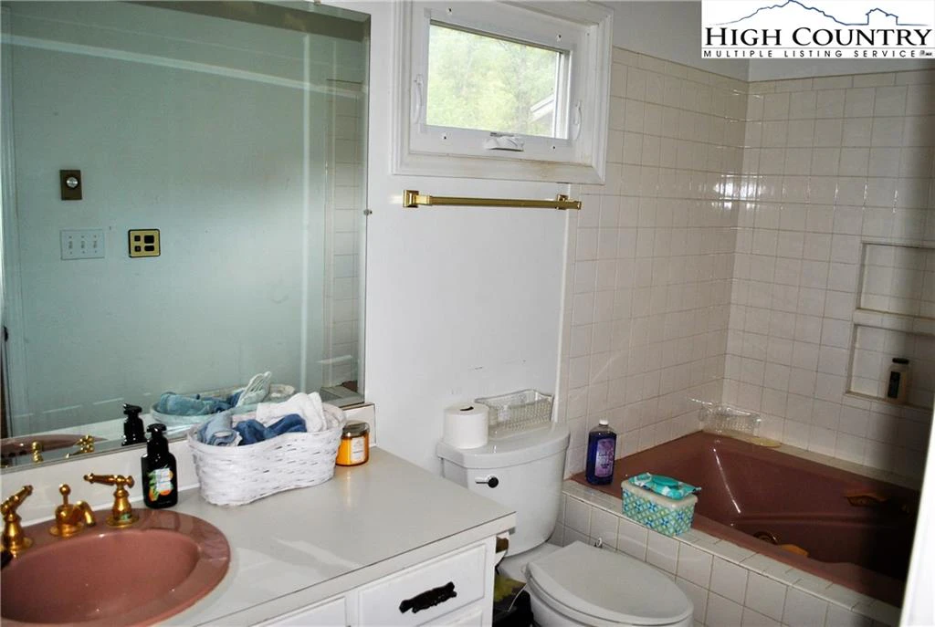 Image number 7 for the current listing