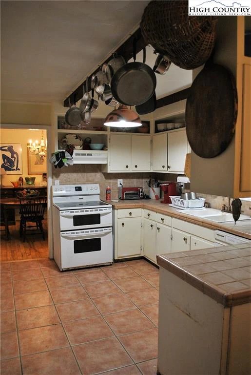 Image number 15 for the current listing