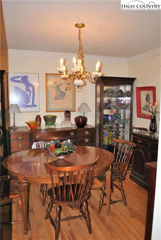 Image number 12 for the current listing