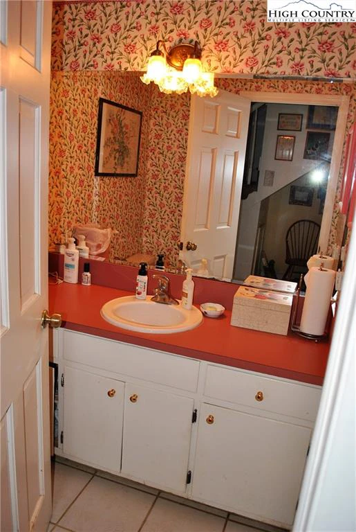 Image number 2 for the current listing