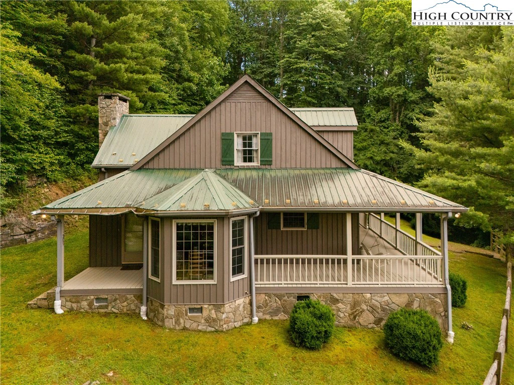 Image number 13 for the current listing