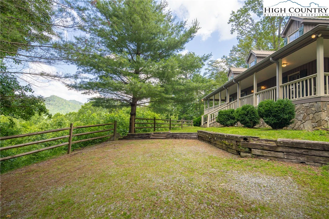 Image number 16 for the current listing
