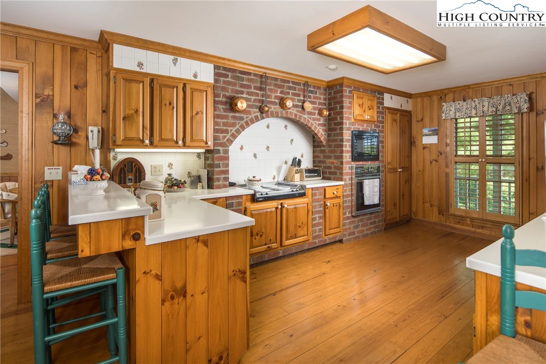 Image number 4 for the current listing