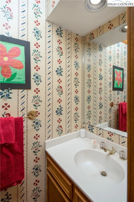 Image number 12 for the current listing