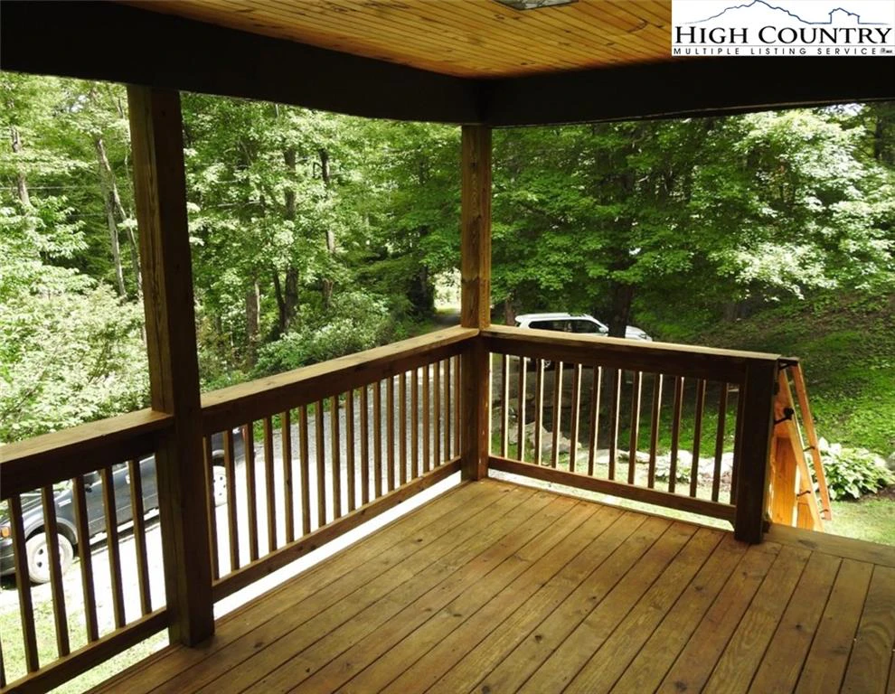 Image number 4 for the current listing