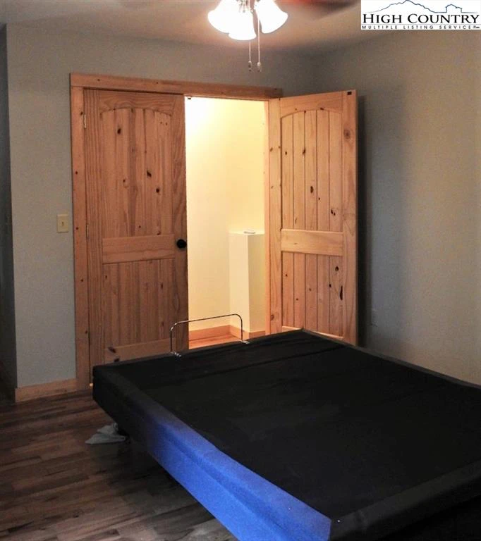 Image number 7 for the current listing