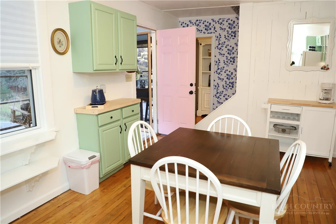 Image number 13 for the current listing