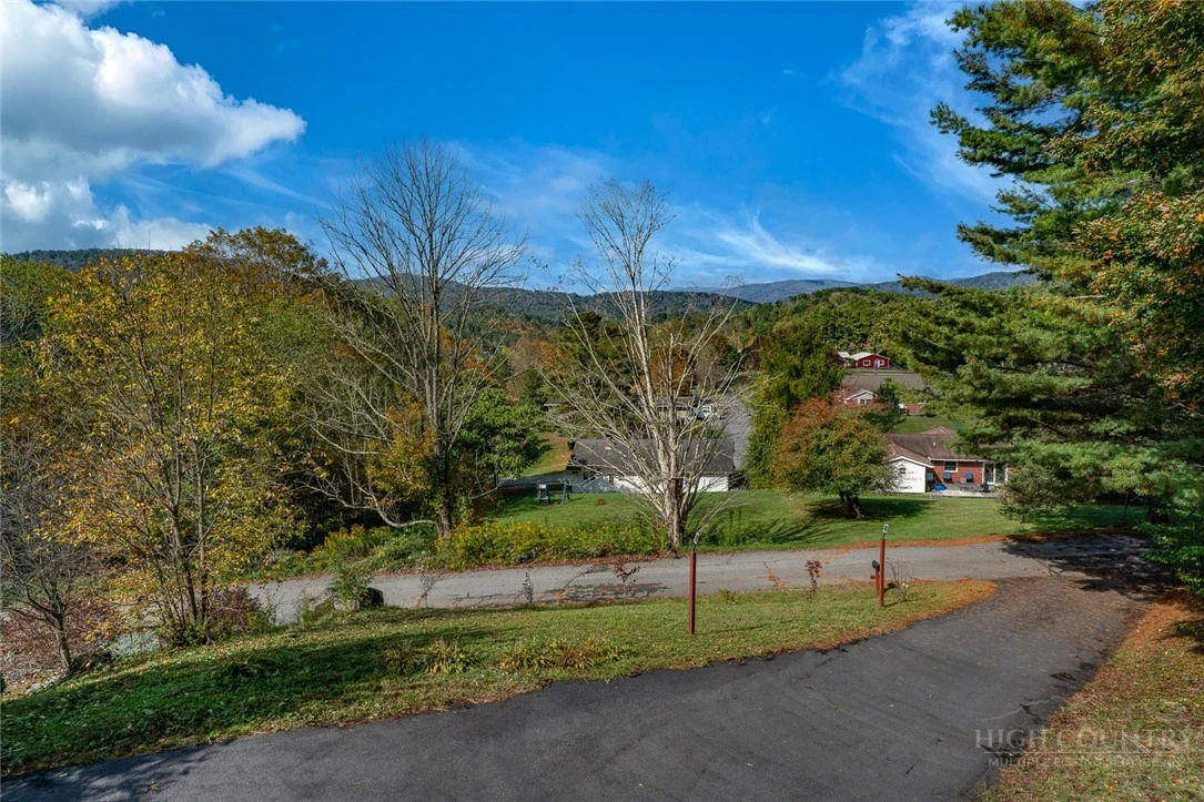 Image number 11 for the current listing