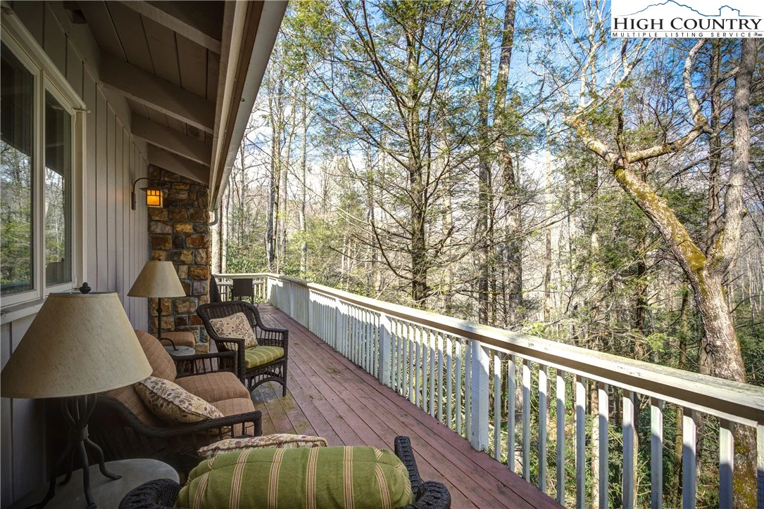Image number 21 for the current listing