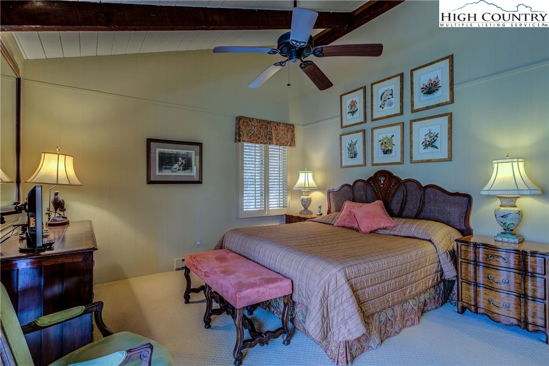 Image number 3 for the current listing