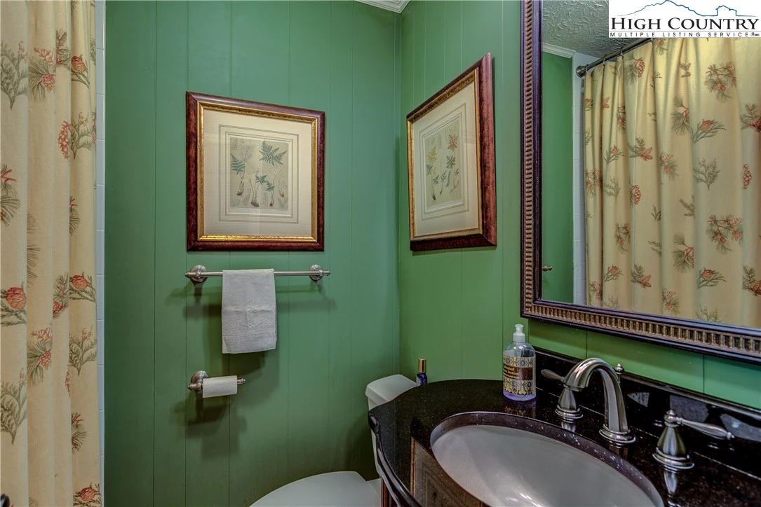 Image number 7 for the current listing