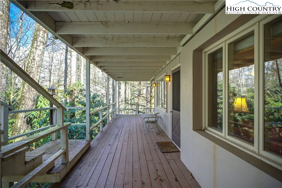 Image number 18 for the current listing