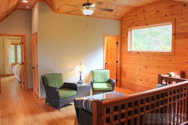 Image number 6 for the current listing