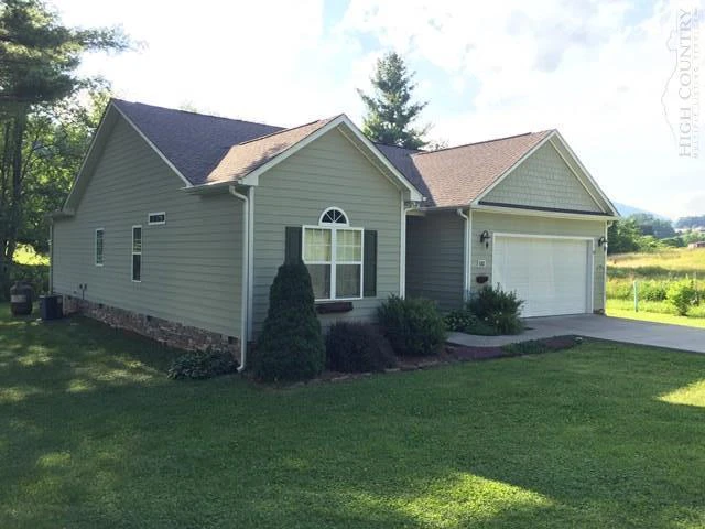 Image number 1 for the current listing
