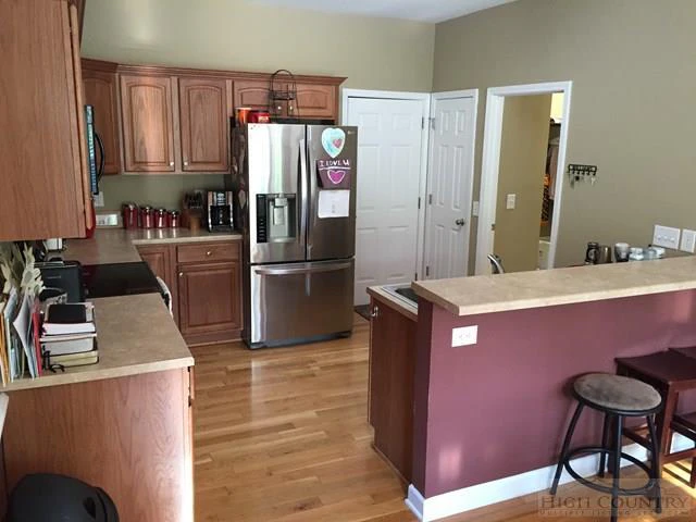 Image number 12 for the current listing