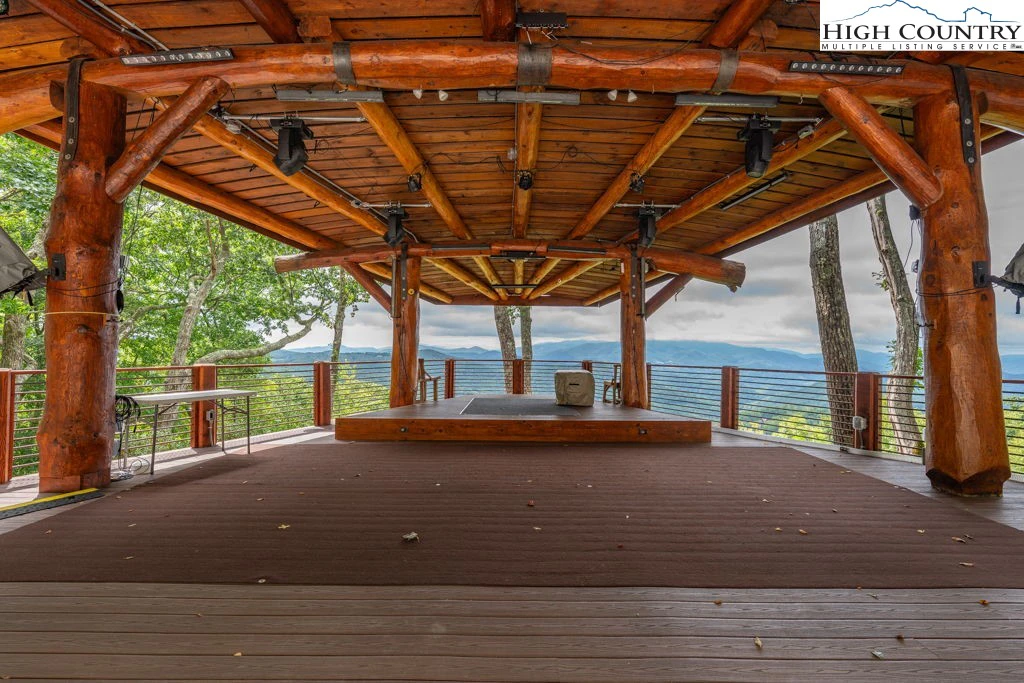 Image number 14 for the current listing