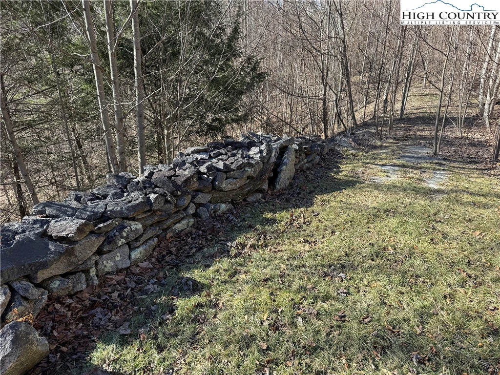 Image number 2 for the current listing