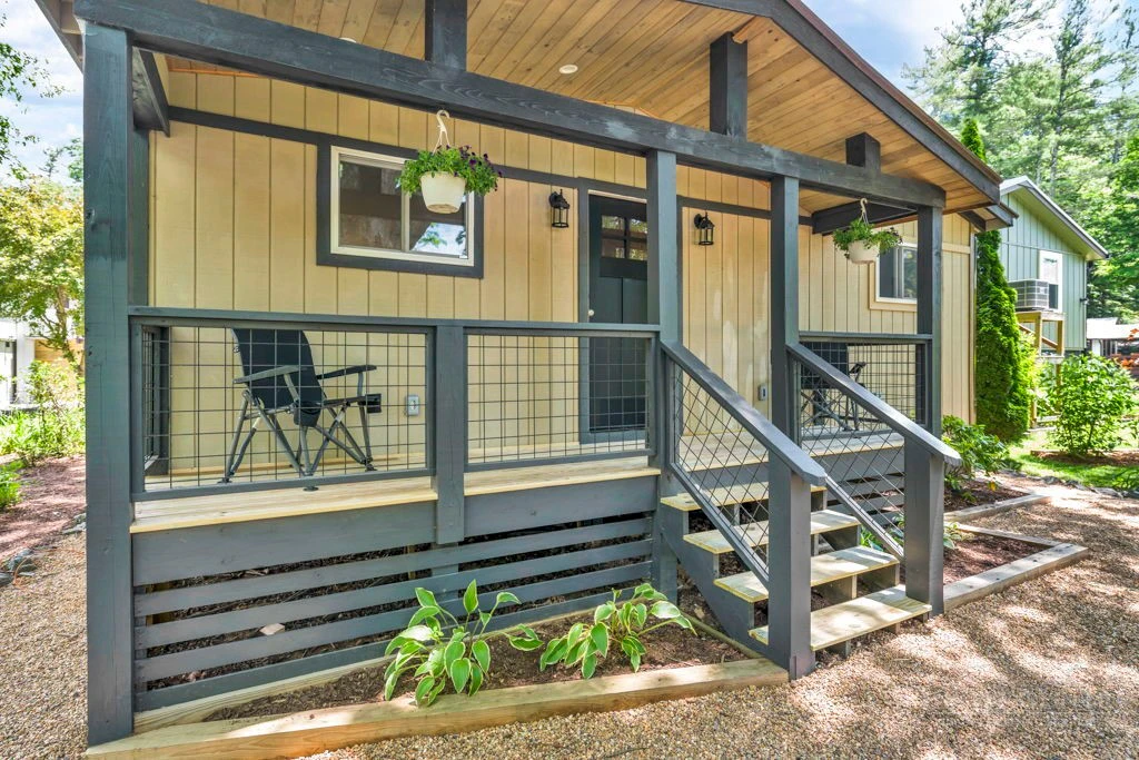 Image number 2 for the current listing