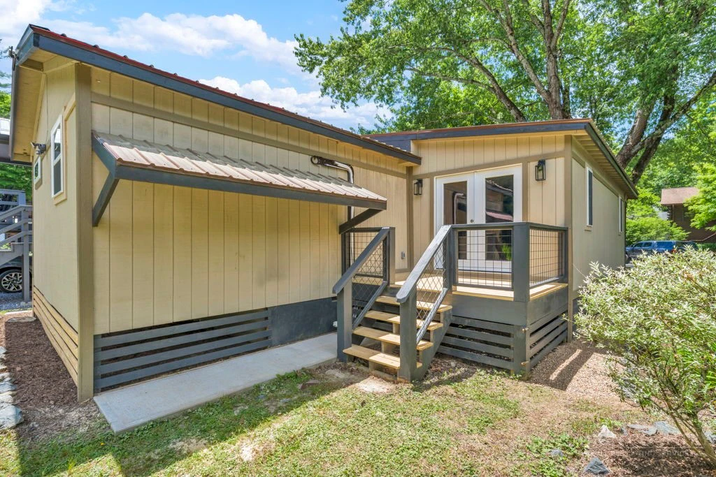 Image number 3 for the current listing