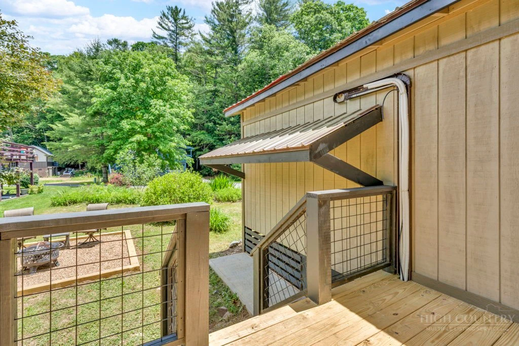 Image number 4 for the current listing