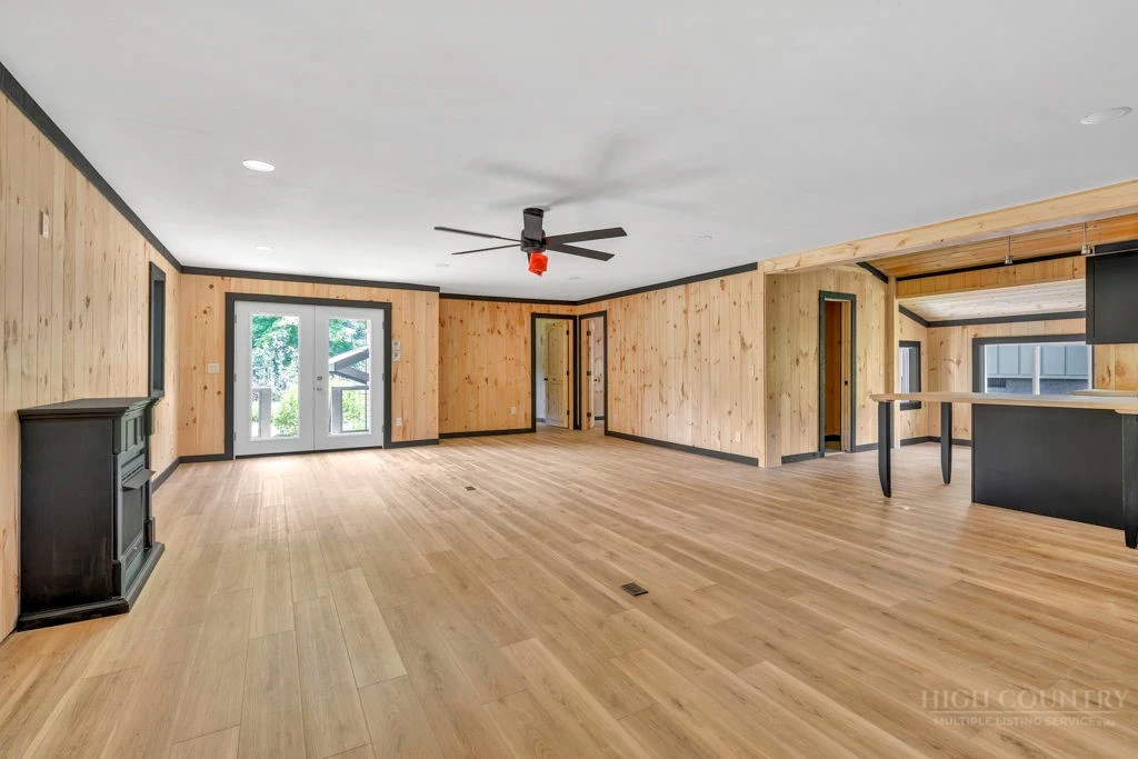 Image number 6 for the current listing