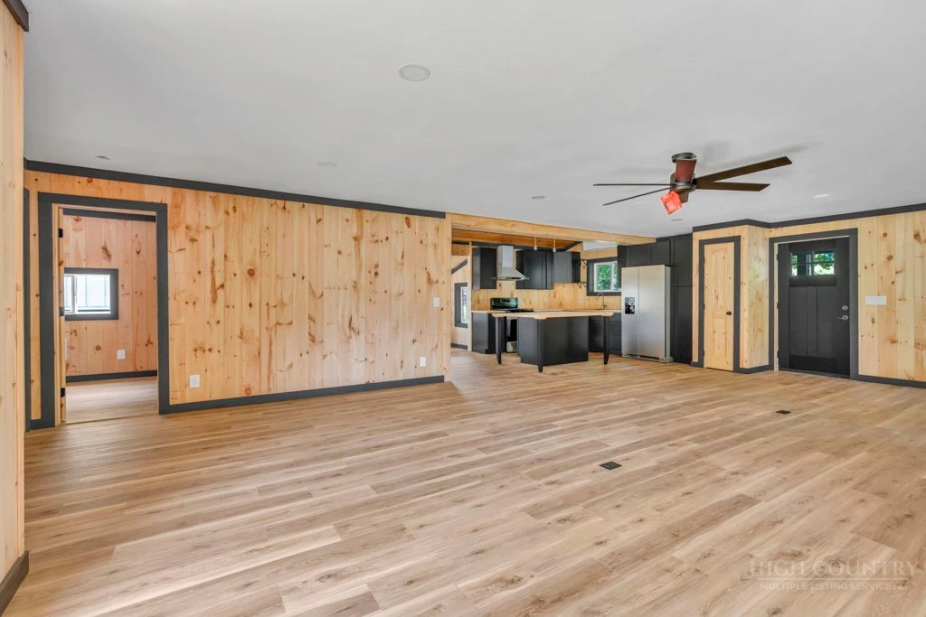 Image number 7 for the current listing
