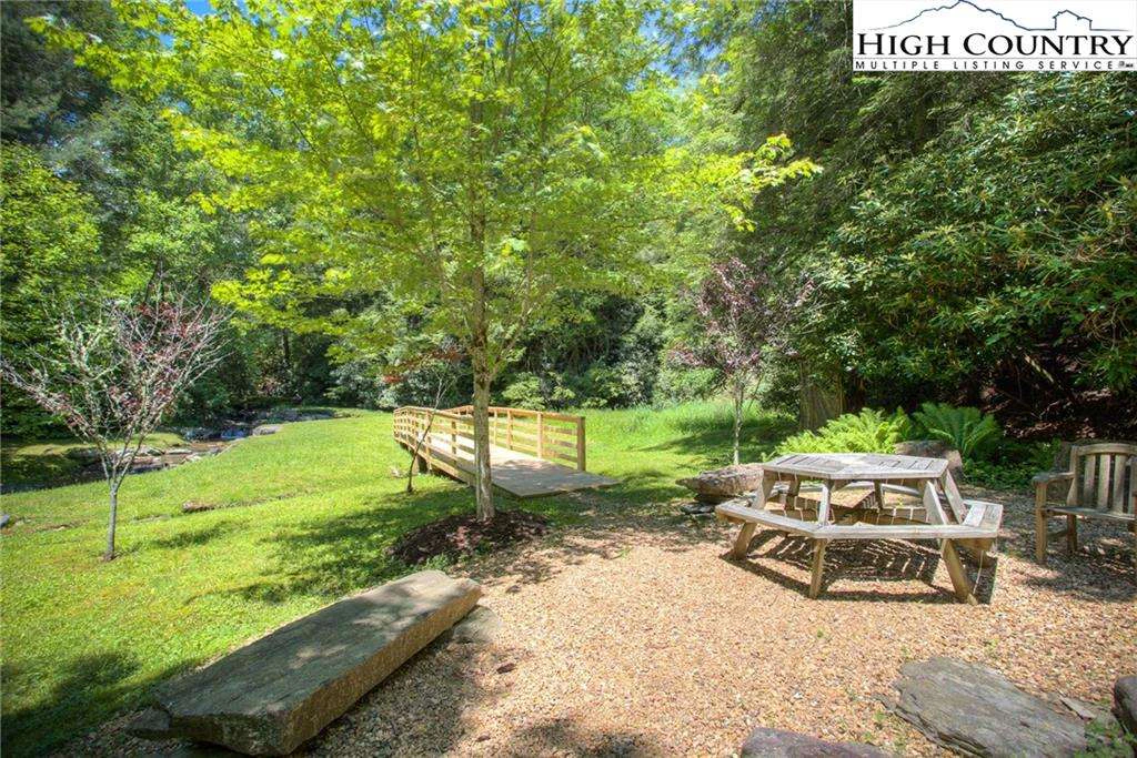 Image number 14 for the current listing